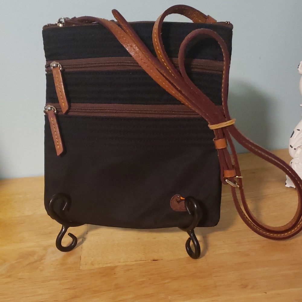 Dooney & Bourke Small Crossbody.  (#60)